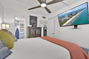 In-room safe, desk, iron/ironing board, free WiFi - Relax in a peaceful garden setting with a Jacuzzi just outside your door (South Padre Island)