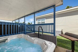 Unclassified image, 4 of 40, button