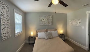 3 bedrooms, desk, iron/ironing board, free WiFi