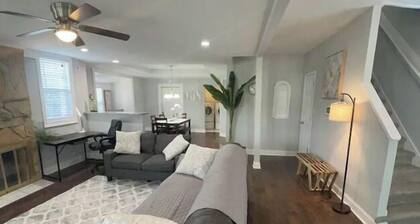 Portsmouth 3BR Near Casino, Comfy, Spacious Yard Stay, Sleeps 6!