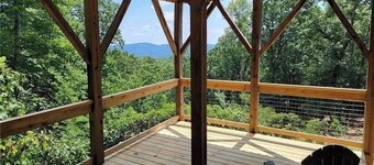 PETS WELCOME Whitetail Chalet: Your Mountain Adventure Base Near Stone Mountain!