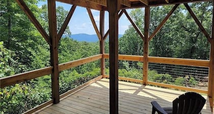 PETS WELCOME Whitetail Chalet: Your Mountain Adventure Base Near Stone Mountain!