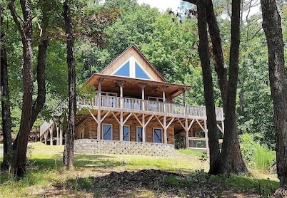 PETS WELCOME Whitetail Chalet: Your Mountain Adventure Base Near Stone Mountain!