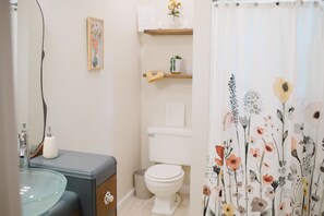 Shower, towels, soap, shampoo