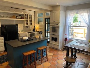 Private kitchen - Row-home in the Fan (Richmond)