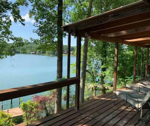 Property grounds - Lakefront Sunset Harbor on Watts Bar Boathouse and Dock (Spring City)