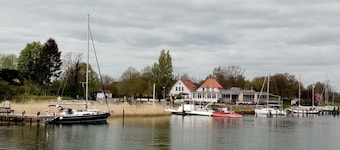 Haus im ländlichen Garten für Familien auch mit Hund