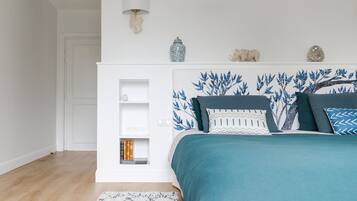 5 chambres, bureau, chambres insonorisées, fer et planche à repasser