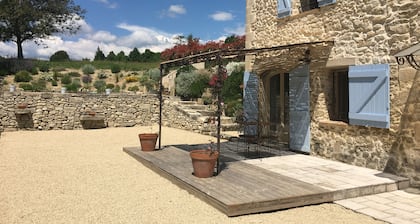 Gite dans ancien moulin avec piscine à usage privatif