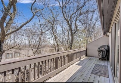 Ski In & Ski Out Deluxe Townhouse on Camelback Mountain. Sleeps 10 comfortably.