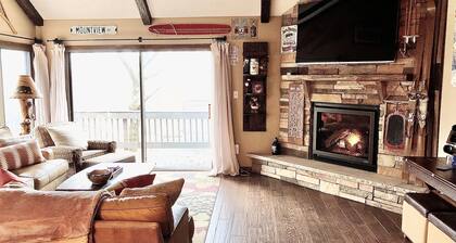 Ski In & Ski Out Deluxe Townhouse on Camelback Mountain. Sleeps 10 comfortably.