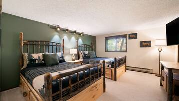 3 bedrooms, desk, iron/ironing board, free WiFi