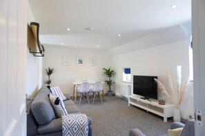 Interior - Shorebreak - Bracklesham Bay Apartment (Chichester)