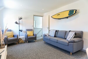 Apartment, Private Bathroom | Lounge