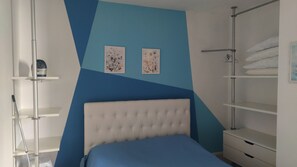 1 bedroom, bed sheets