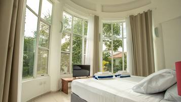 5 chambres, bureau, fer et planche à repasser, Wi-Fi gratuit