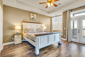 2 bedrooms, desk, iron/ironing board, WiFi - Stay in a lakeview family condo, walk-in, sleeps 9, pools, by Silver Dollar City (Branson)