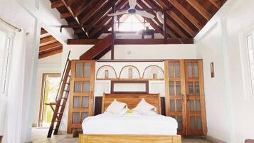Deluxe Cabin | In-room safe, individually decorated, individually furnished, free WiFi