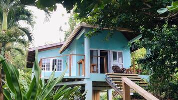 Deluxe Cabin | In-room safe, individually decorated, individually furnished, free WiFi