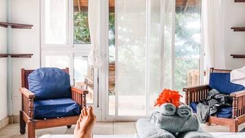 Deluxe Cabin | In-room safe, individually decorated, individually furnished, free WiFi