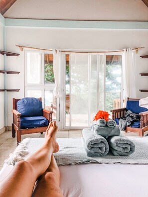 Deluxe Cabin | In-room safe, individually decorated, individually furnished, free WiFi - Bird Island Bungalows (Bocas del Toro)