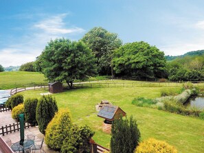 Outdoor dining - 3 bedroom accommodation in Lyme Regis (Lyme Regis)