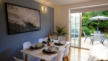 Apartment, Private Bathroom (Riverwalk Apartment One) | Lounge