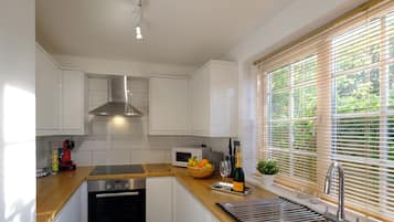 Apartment, Private Bathroom (Riverwalk Apartment One) | Shared kitchen