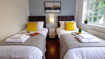 Panoramic Apartment, Private Bathroom (Riverwalk Apartment One) | 2 bedrooms