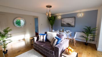Apartment, Private Bathroom (Riverwalk Apartment One) | Lounge