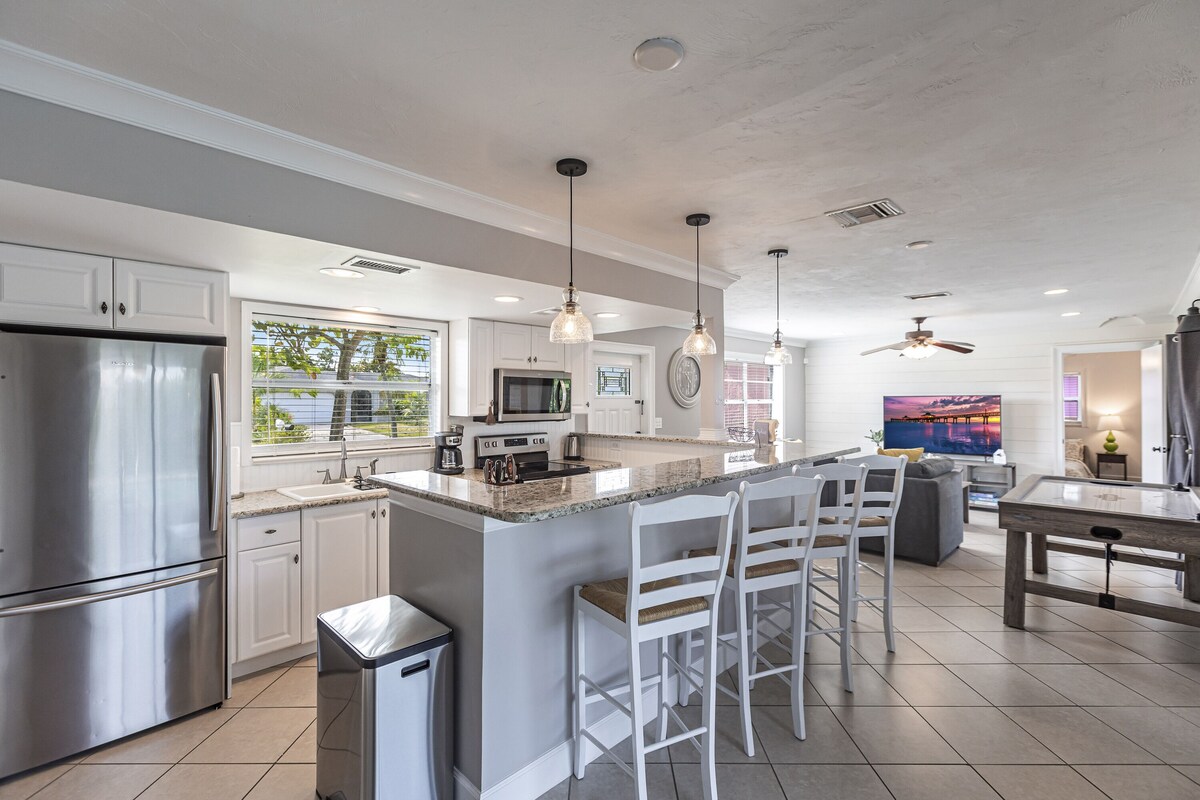 Photo 6 of Naples paradise close to the beach and 5th Ave