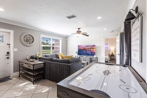 Smart TV, offices, printers - Naples paradise close to the beach and 5th Ave (Naples)