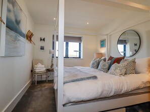 3 Schlafzimmer, individuell dekoriert, individuell eingerichtet
