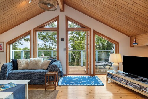 The Bluebell - Luxury Lodge with Hot Tub