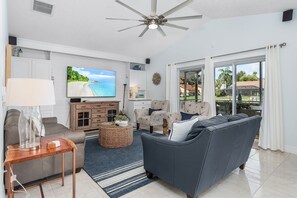 Smart TV, books, stereo - Waterfront Home w/ Saltwater Pool, Kayaks, & More (Cape Coral)