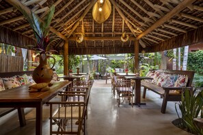 Free daily full breakfast - Cottage Bahia (Porto Seguro)