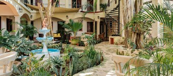 hotel y hostal nojoch che