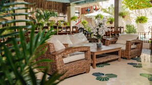 Living area - hotel y hostal nojoch che (Coba)