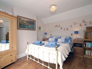 2 bedrooms, bed sheets