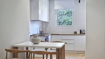 Réfrigérateur, four, plaque de cuisson, lave-vaisselle