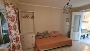 Bureau, fer et planche à repasser, Wi-Fi, literie fournie