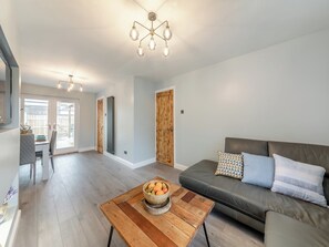 Living area - 2 bedroom accommodation in Warkworth (Warkworth)