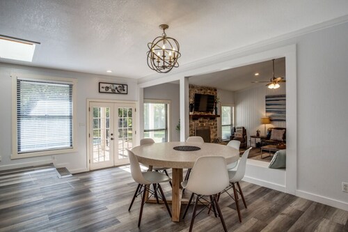 ★The Oasis ★ Restful Retreat on 1 Acre w/ Pool ★