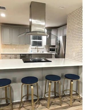 冰箱、微波炉、烤箱、炉灶