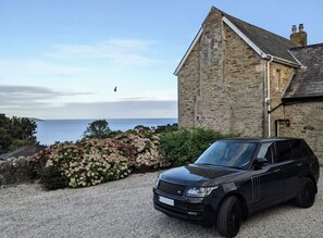 Property grounds - Seaside Cottage - Stunning Sea Views, Near Beach (Porthpean)
