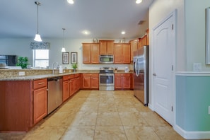 House, Multiple Beds (Luxury & Fun at Champions Gate) | Private kitchen | Electric kettle, toaster, dining tables