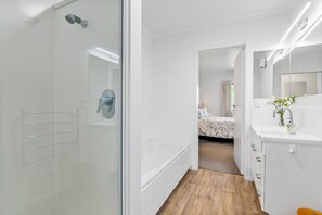 Bathtub
