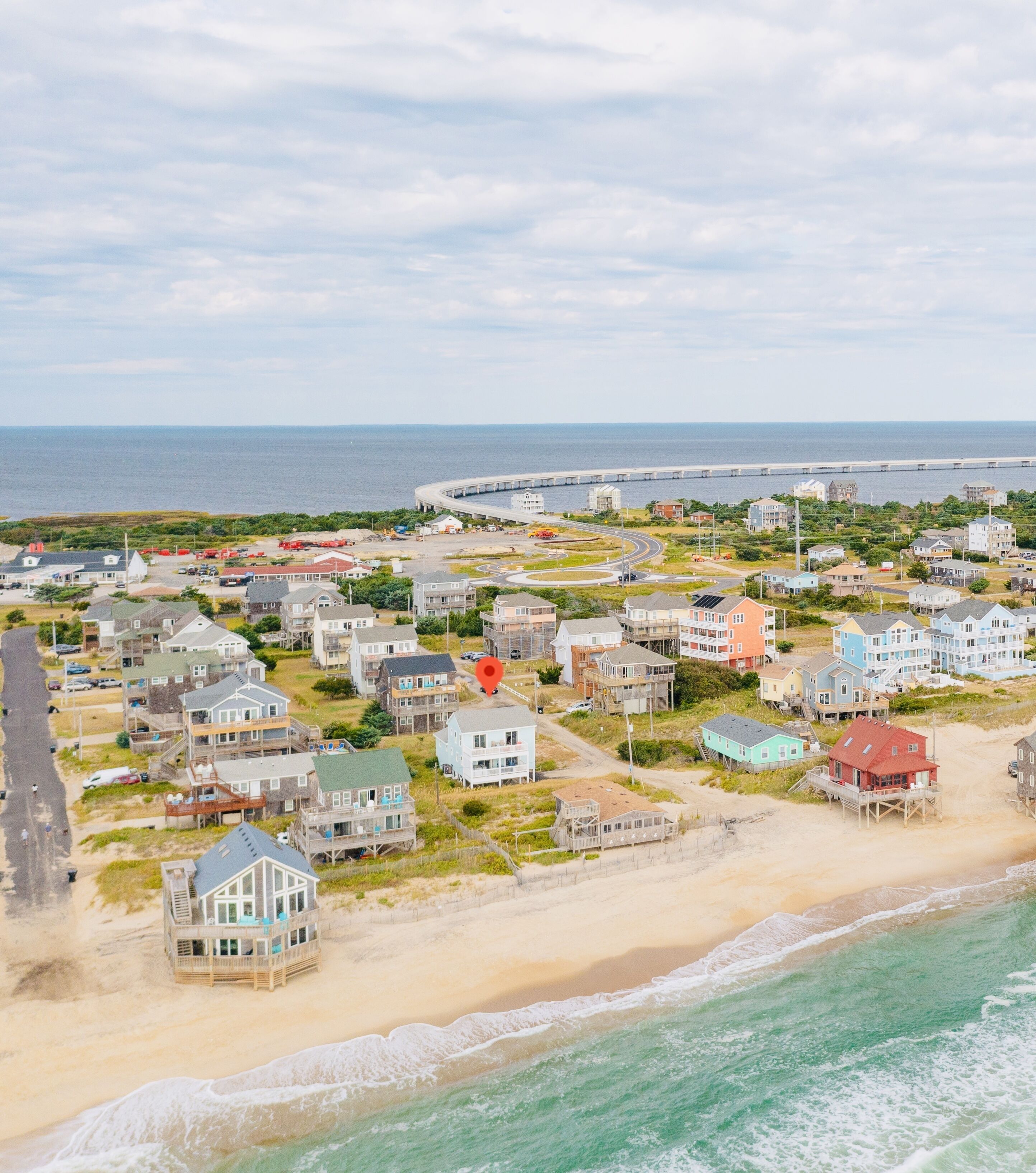 Family friendly Sea Heaven! Semi-oceanfront with hot tub, steps to the beach!
