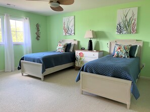 3 bedrooms, desk, iron/ironing board, free WiFi