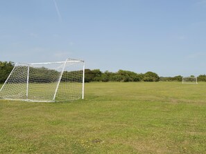 Sport court - 2 bedroom accommodation in Freshwater (Freshwater)